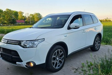 ELEKTYK + Benzyna Napęd 4×4  skóra kamera cofania